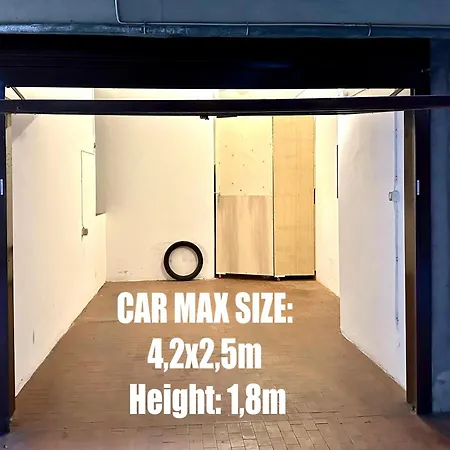 Апартаменты Roomy Flat With Garage - Porta Romana *