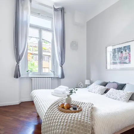 Roomy Flat With Garage - Porta Romana * Milan