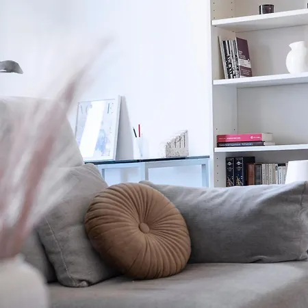 Roomy Flat With Garage - Porta Romana Milan