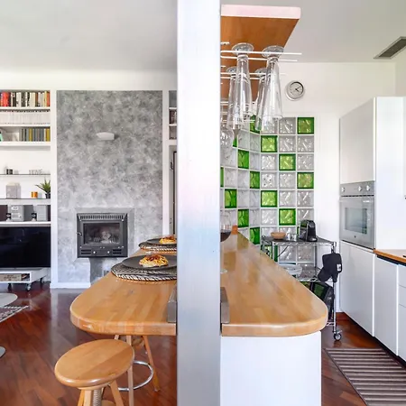 Apartment Roomy Flat With Garage - Porta Romana Milan